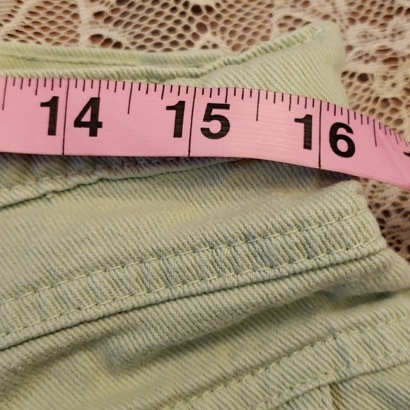 VINTAGE High Waist Pleated Cutoff Distress Shorts - Picture 8 of 12